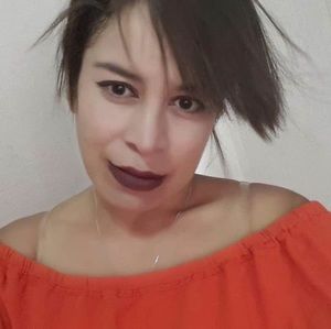 Meet your Posher, Yajaira